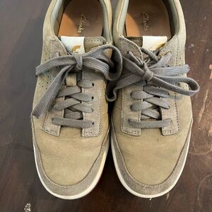 Clarks Men's Olive Green Sneakers